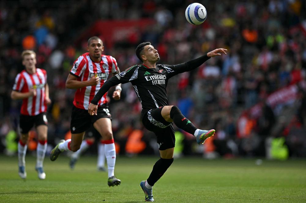 奎因成为鹈鹕队史第二位单节砍20分+5助攻的球员