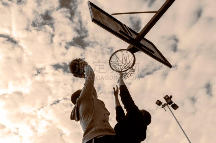 船记：我跟队报道多年，凌晨赶走队史GOAT真是头回见