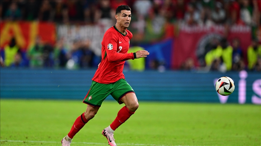 勇士官方：格林扭伤右脚，本场比赛不会回归